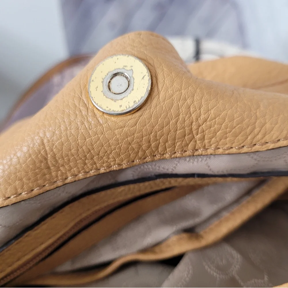 Michael Kors Tan Shoulder Bag - Picture 16 of 16